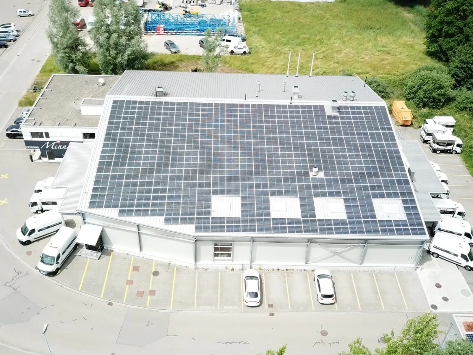 Photovoltaikanlage auf Gewerbebau
